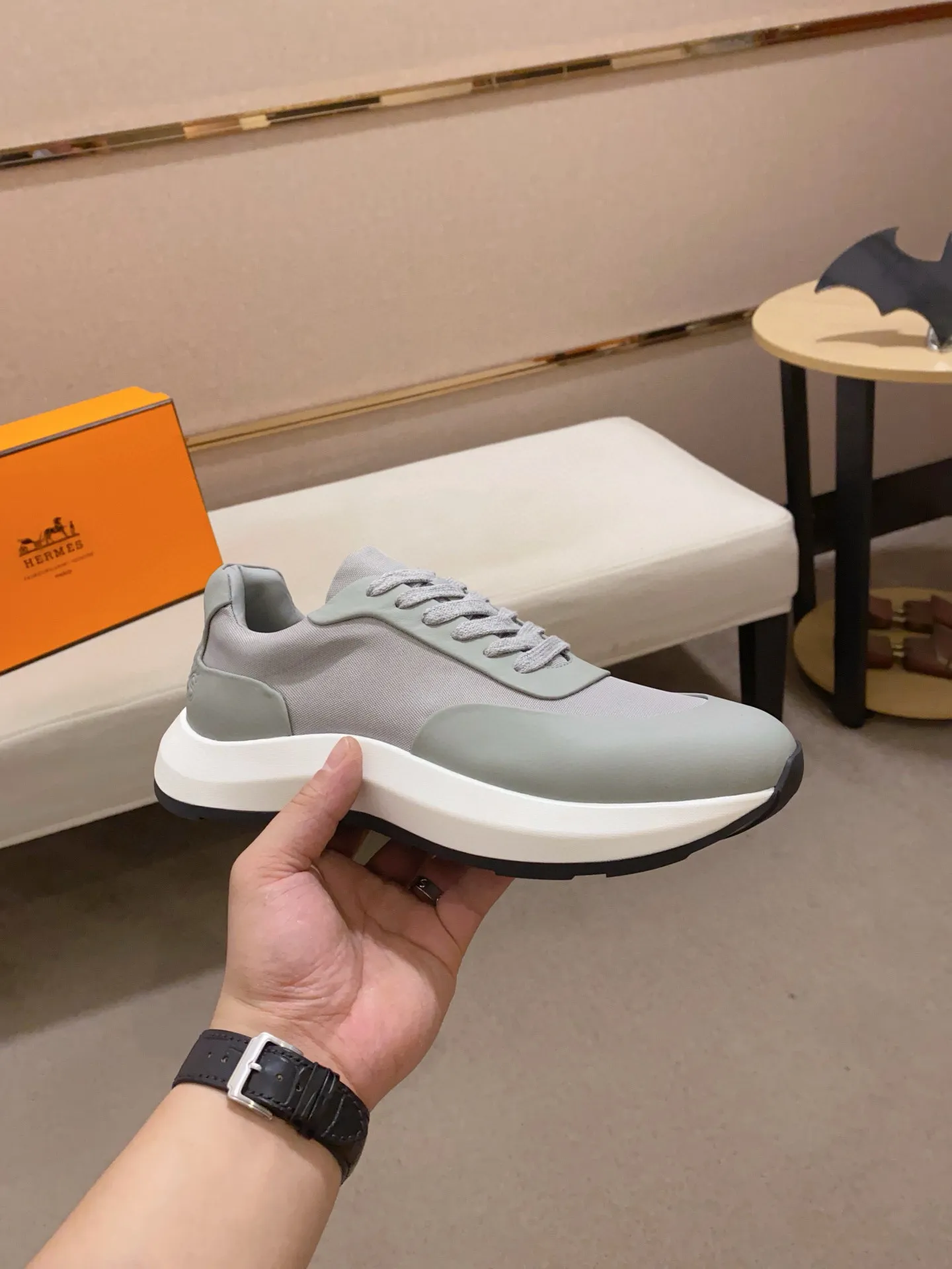 Men's clothing and shoes💰: 600💰《HERMES》【Classic Original Version】Hermès; Top 🔝 Purchasing Agency 🔍🔍Men's latest 🇺🇸 counters are on sale simultaneously, original imported from Italy ▲▲Silk cowhide with breathable fabric ▲▲ (high-end and expensive Qi·Grade) Exquisite workmanship (Italian 🇮🇹Imported water-dyed 🐂cowhide lining) Sole: Original sole provided by the original factory, ⚠️Exclusive double-layer activity·TPR·Rubber·Combined molded outsole; Super·comfortable·wear-resistant·non-slip·environmental protection The real thing is more beautiful if you take the real thing (high quality, follow the order), you can enter and exit the counter at will * Number of yards: 38·39·40·41·42·43·44# (can be customized 45.)